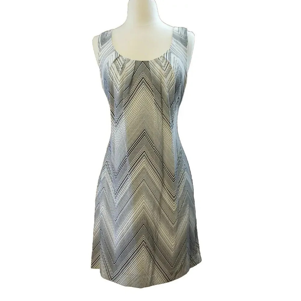 Trina Turk 100% Silk Dress Black White Print Sheath Lined Zipper Size M
